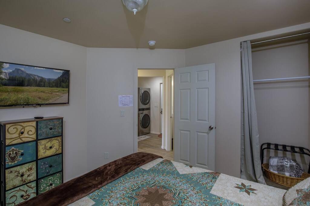 Cozy Cub Cabin, brand new home near Yosemite