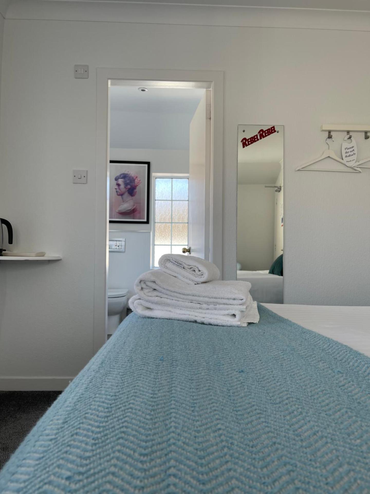 Double or Twin Room with Mountain View