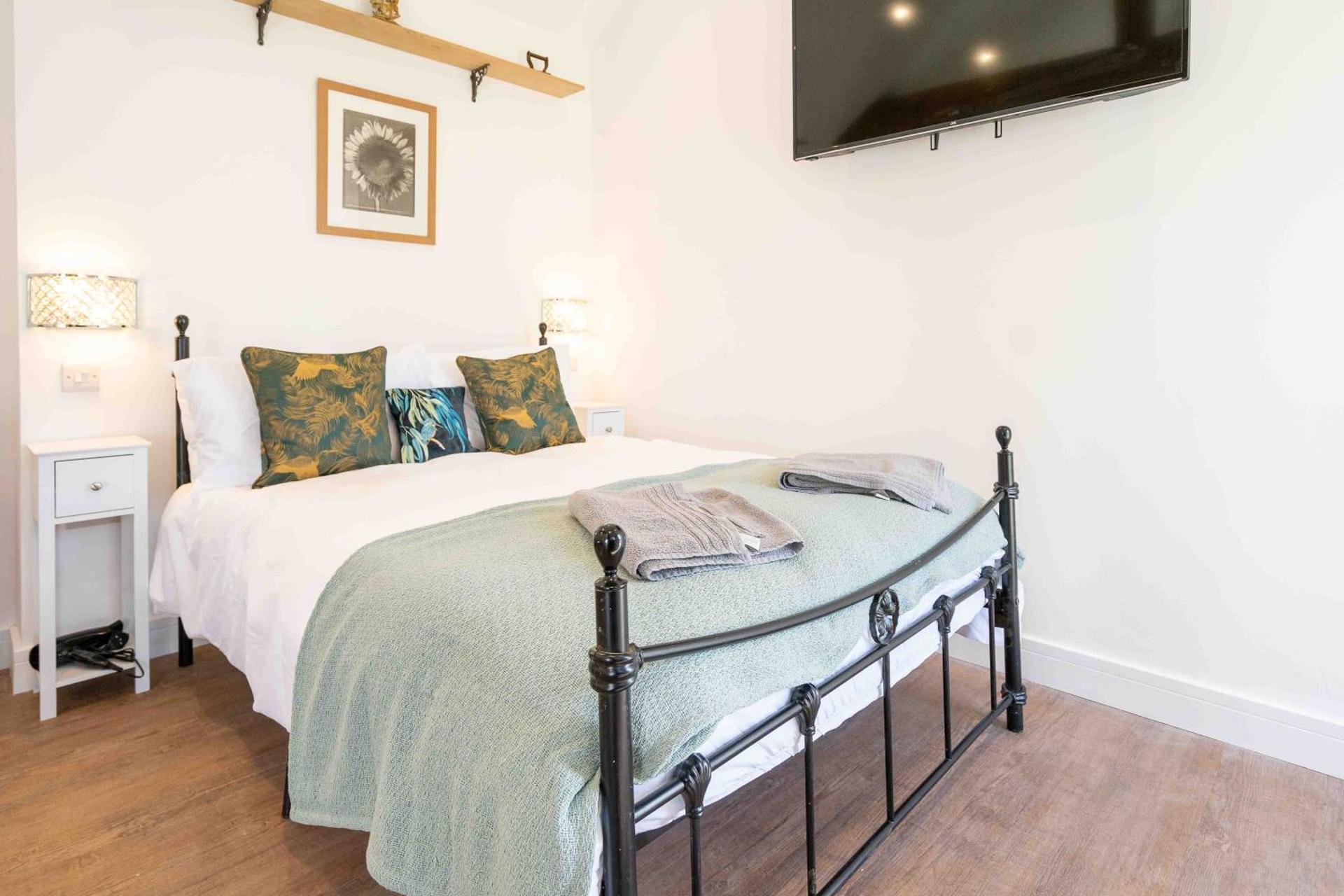 Fletland Mill and Holiday Hamlet - 18th century watermill, in stunning location near Stamford