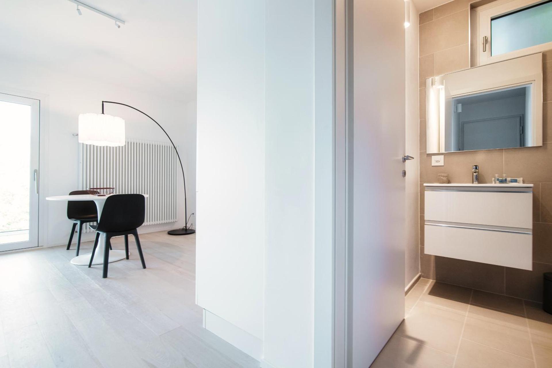 La Palma 1 by Quokka 360 - modern panoramic lake view flat