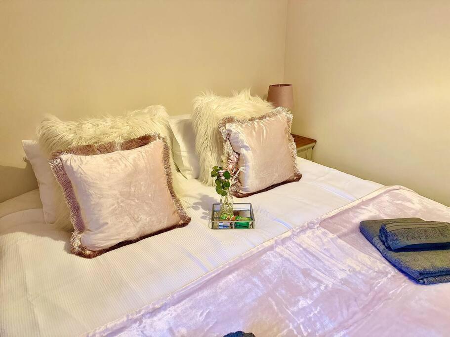 Cottage,Cinema Room,Log Burner