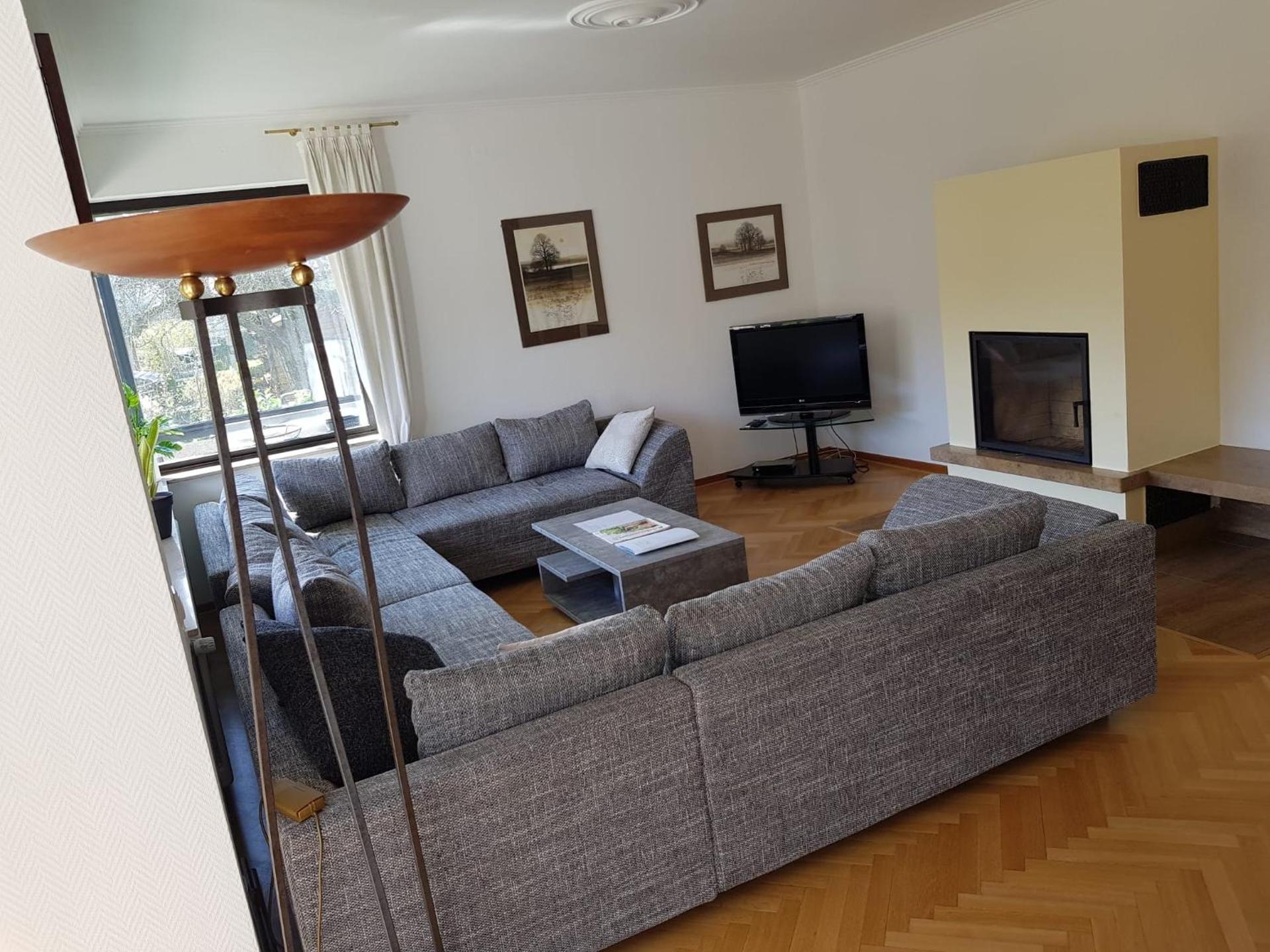 Communal lounge/ TV room