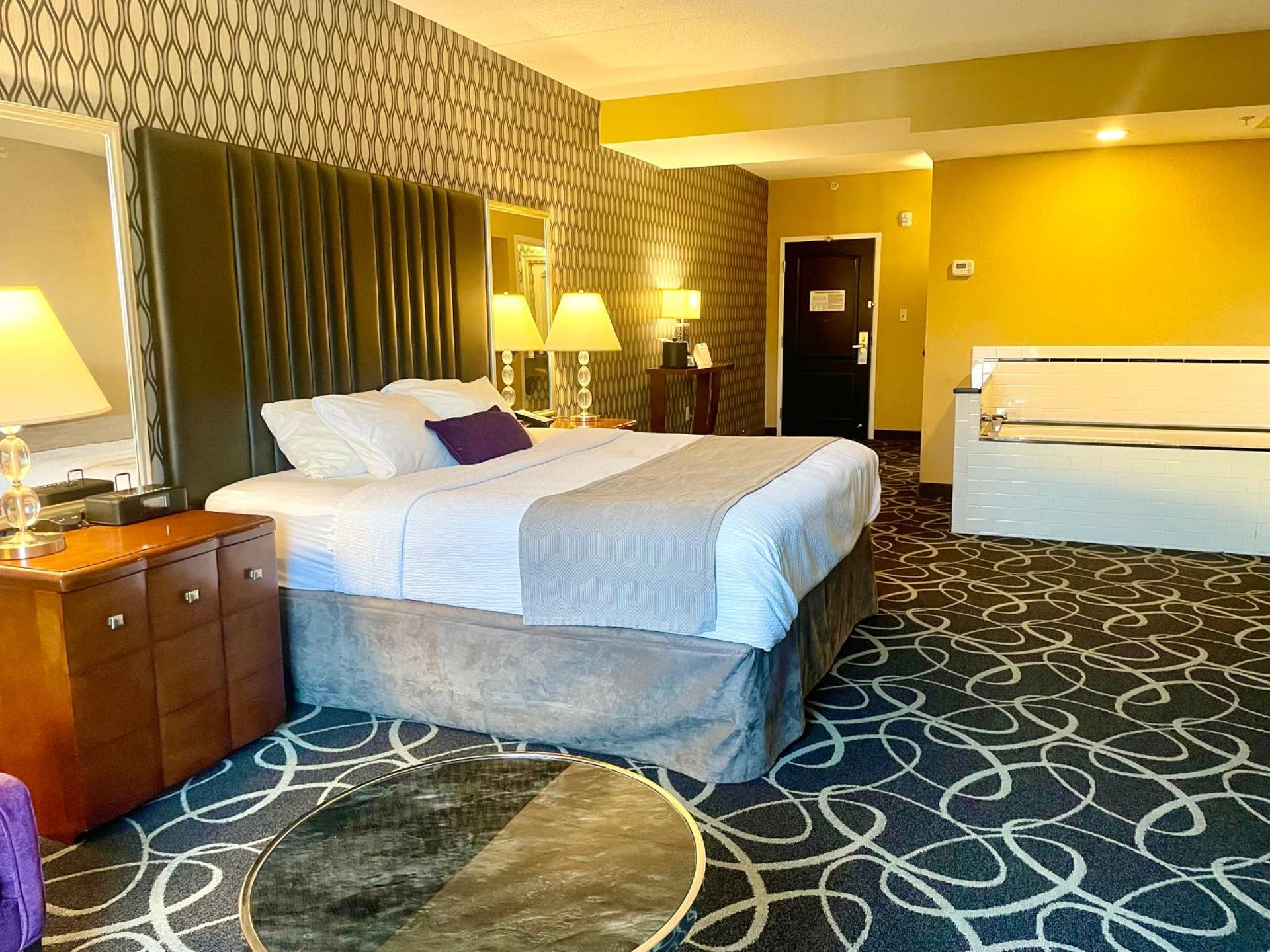 King Room with Spa Bath