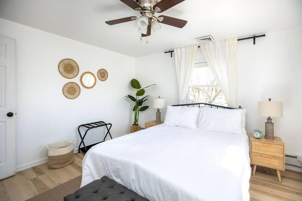 Cozy getaway - 5 min drive to beach