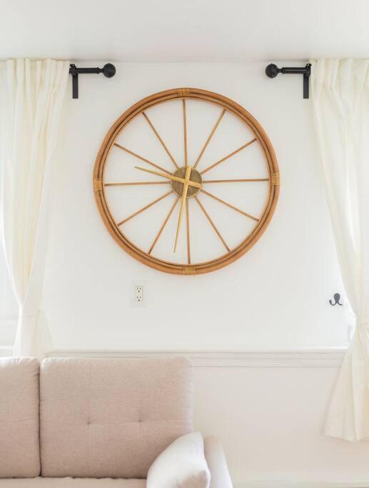 Cozy getaway - 5 min drive to beach