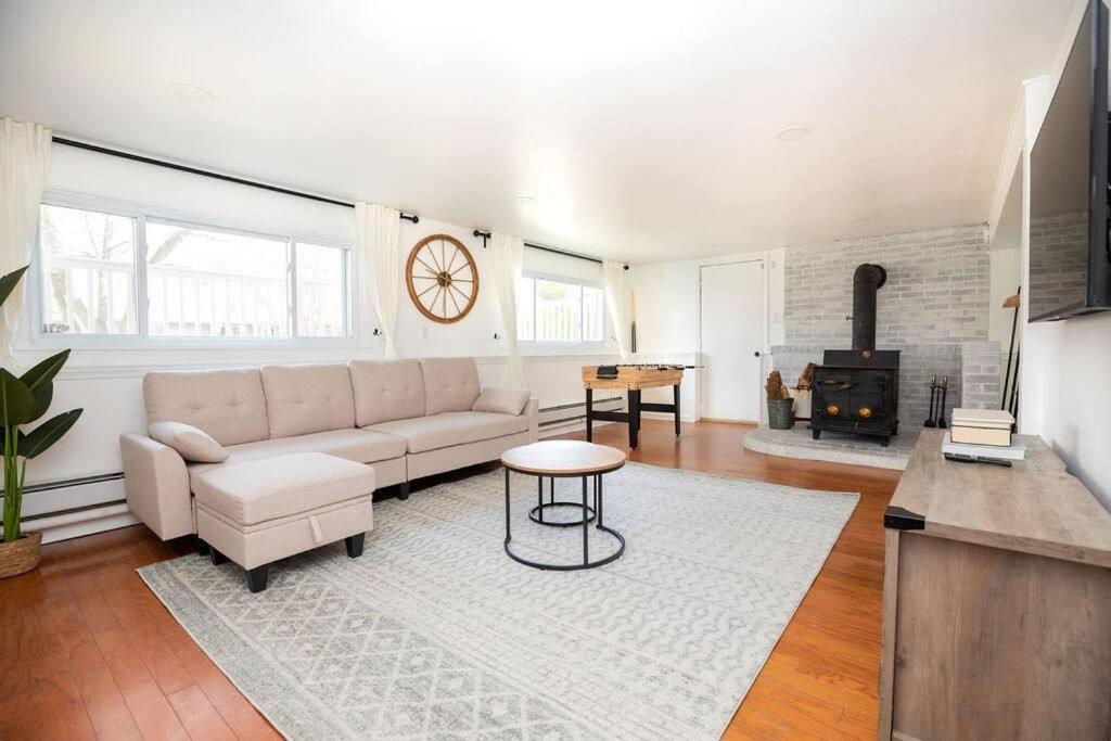 Cozy getaway - 5 min drive to beach