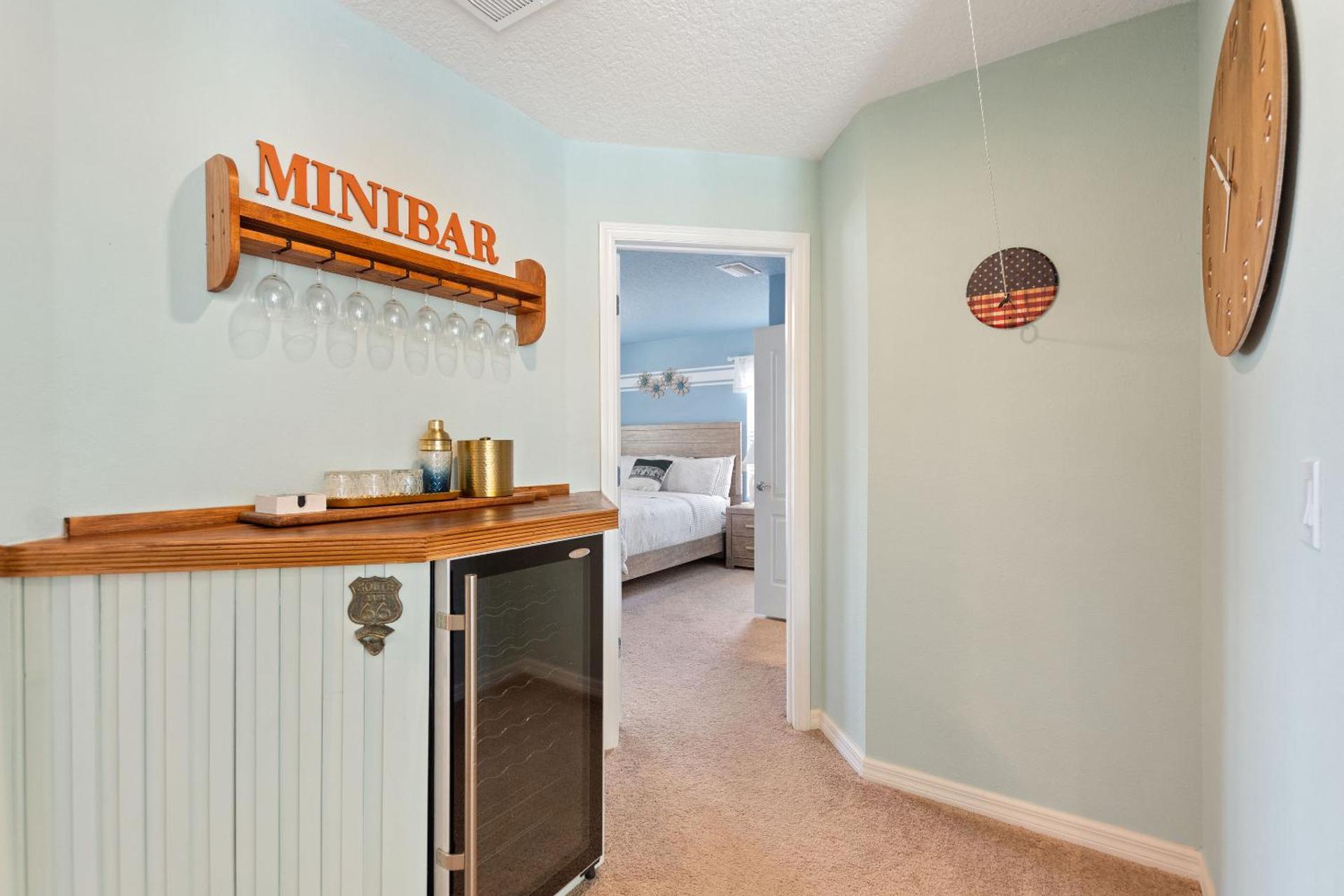 Stylish Cozy Family Getaway with Private Pool and Lake View