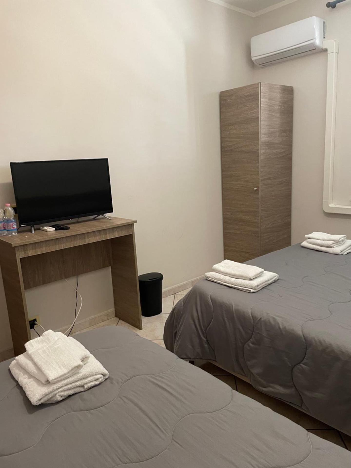 Airport Tourist's House