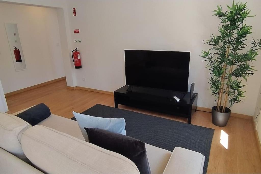 Lisboa/City/Sunny Apar/Metro/Airport/WiFi/Air Cond