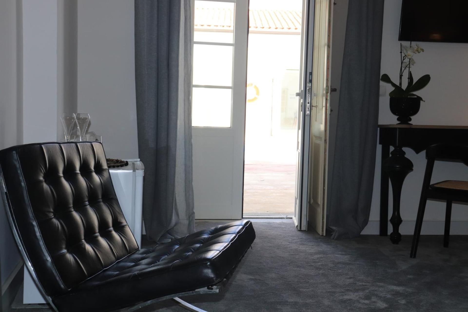 King Room with Pool View