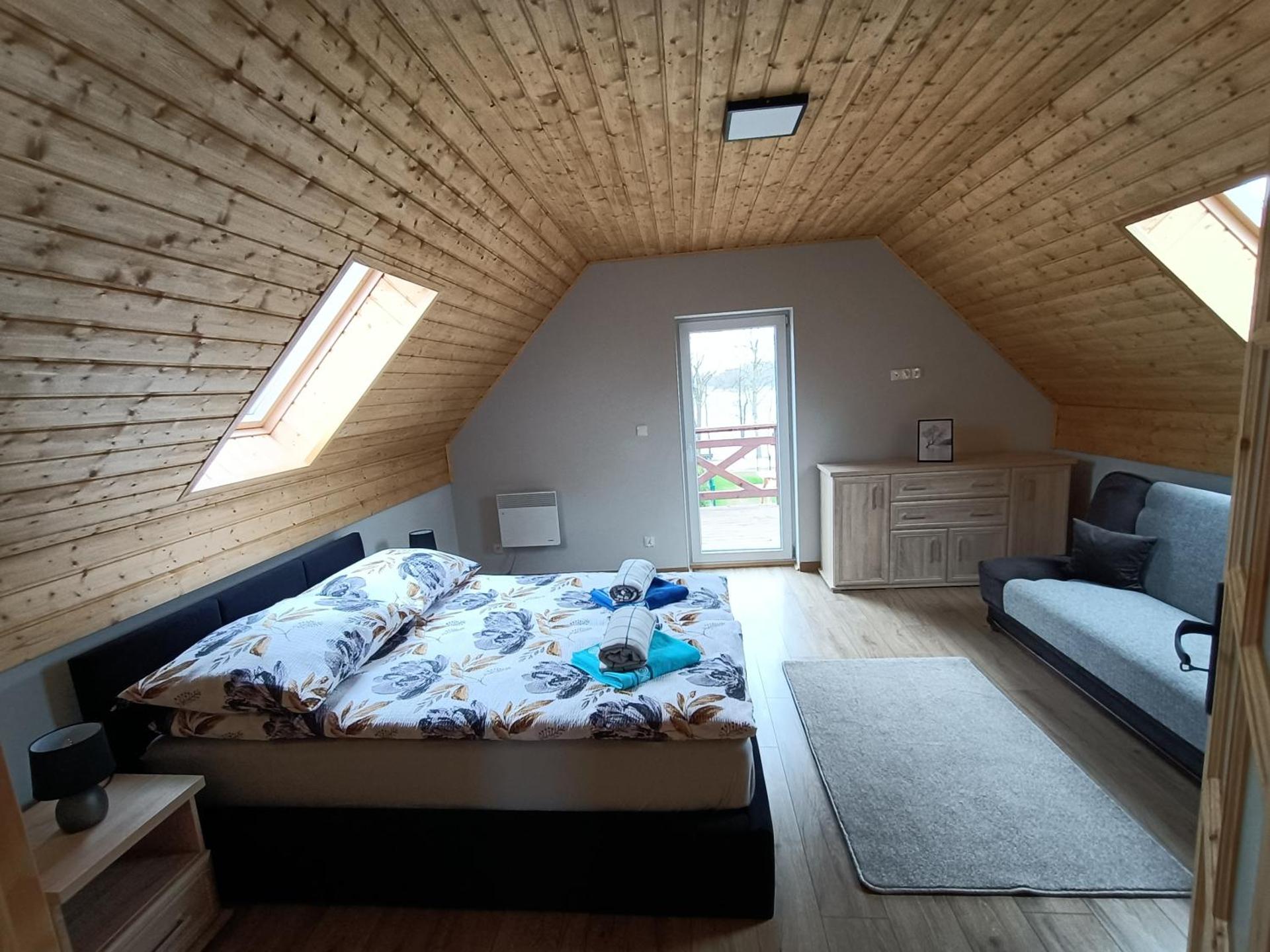 Zielona Ostoja - domy całoroczne z własną linią brzegową