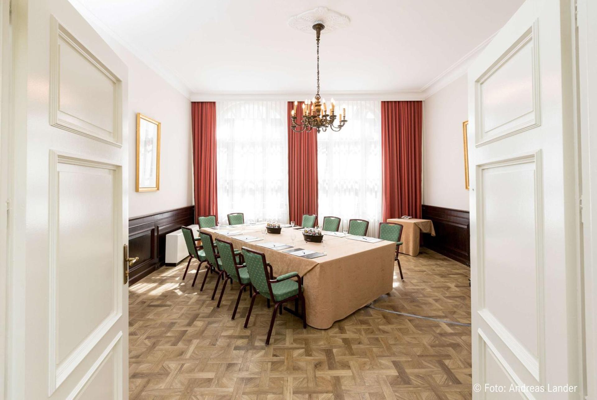 Meeting/conference room