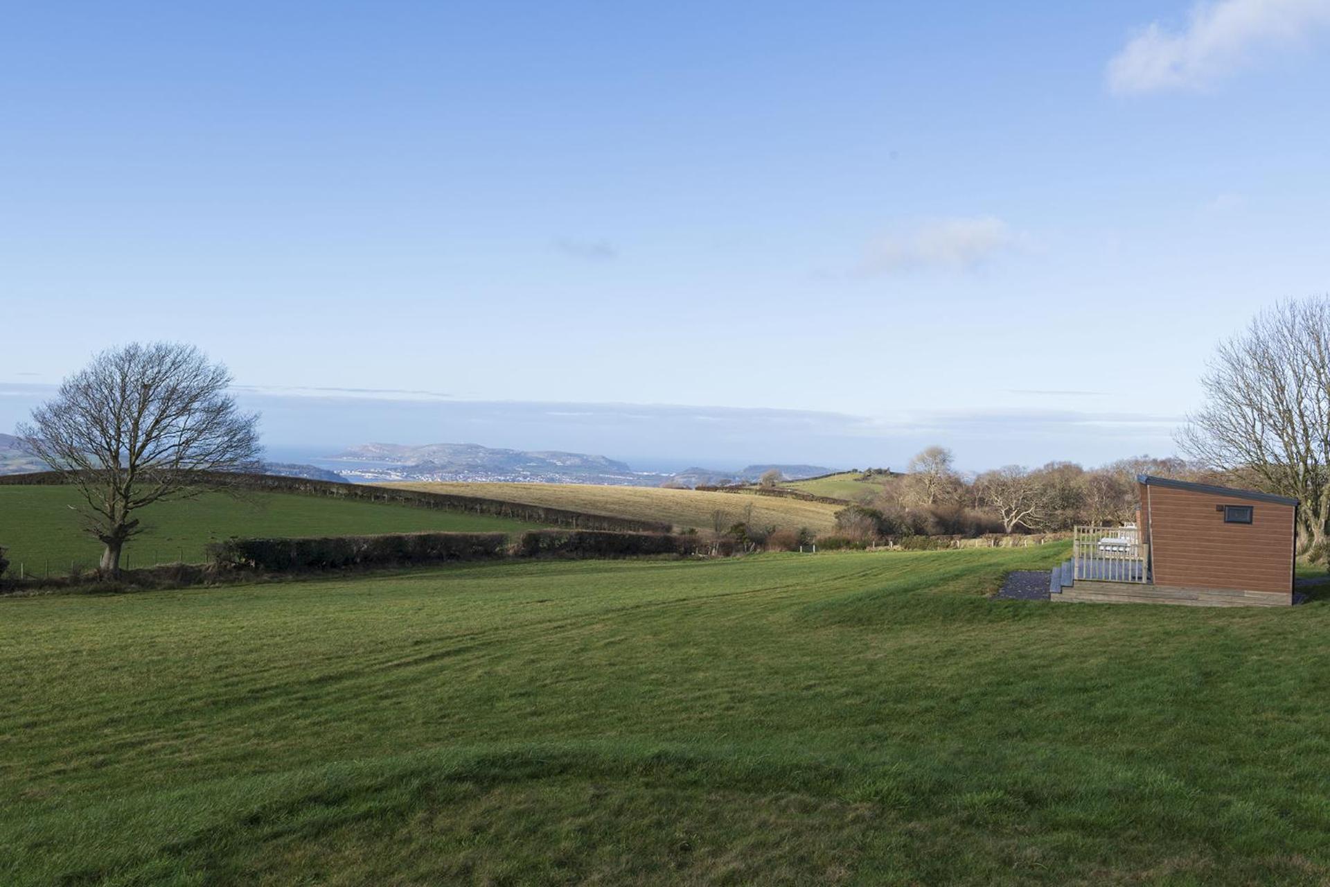Waenfechan Glamping with Hot Tubs
