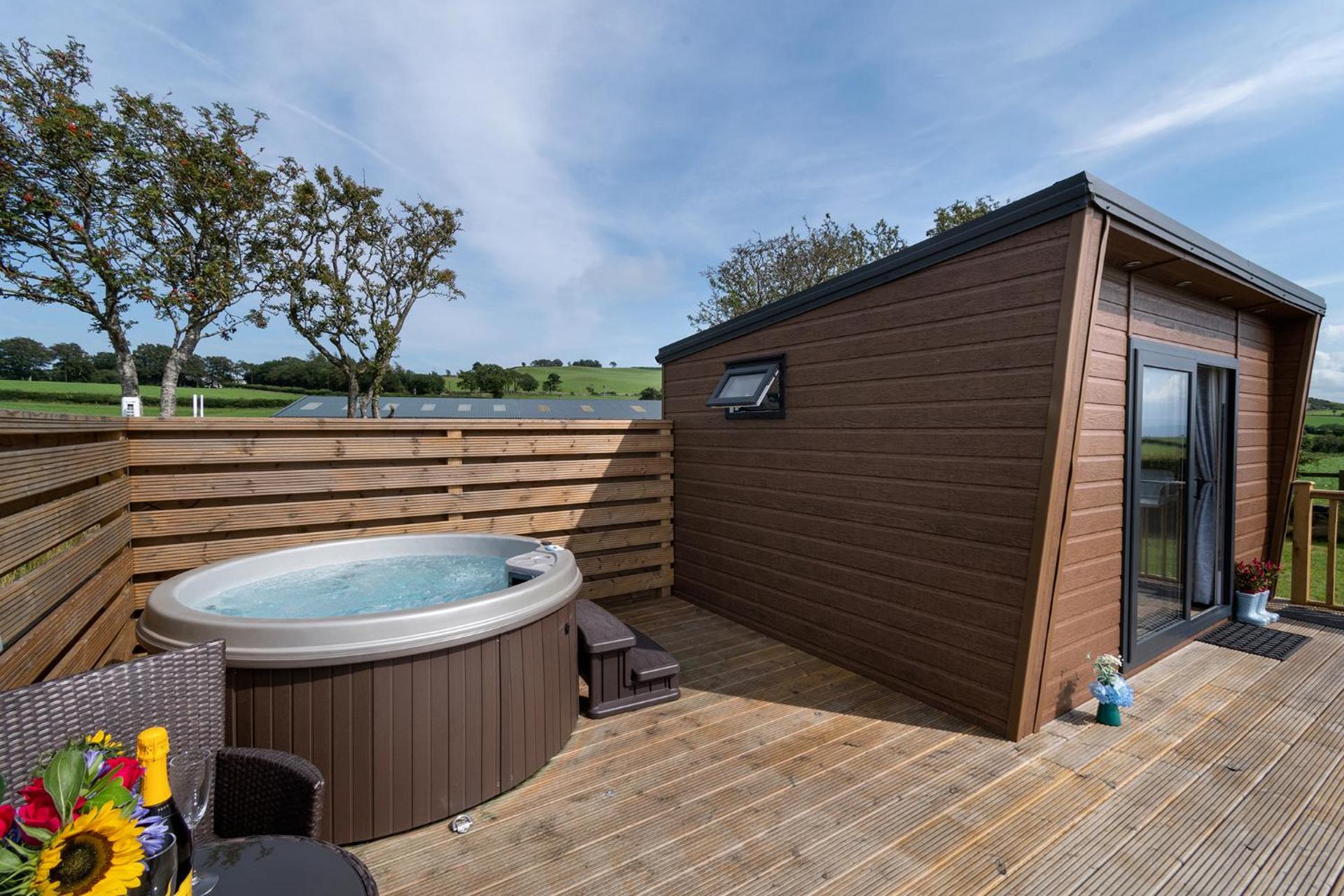 Waenfechan Glamping with Hot Tubs