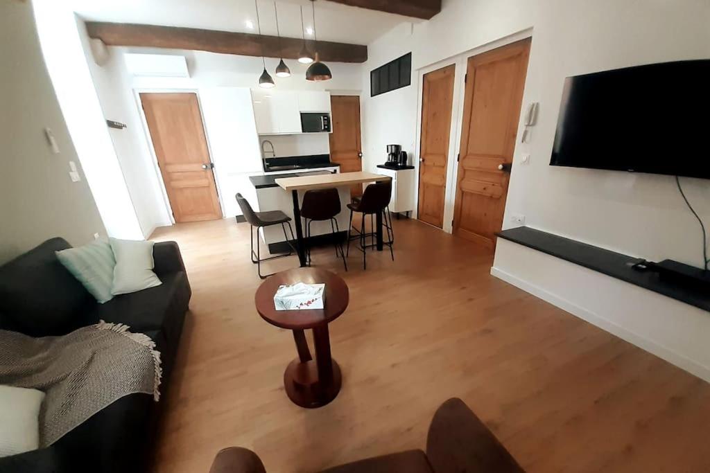 Classé 4 étoiles - Cybèle - Centre ville 2 Chambres, cour privative et Garage