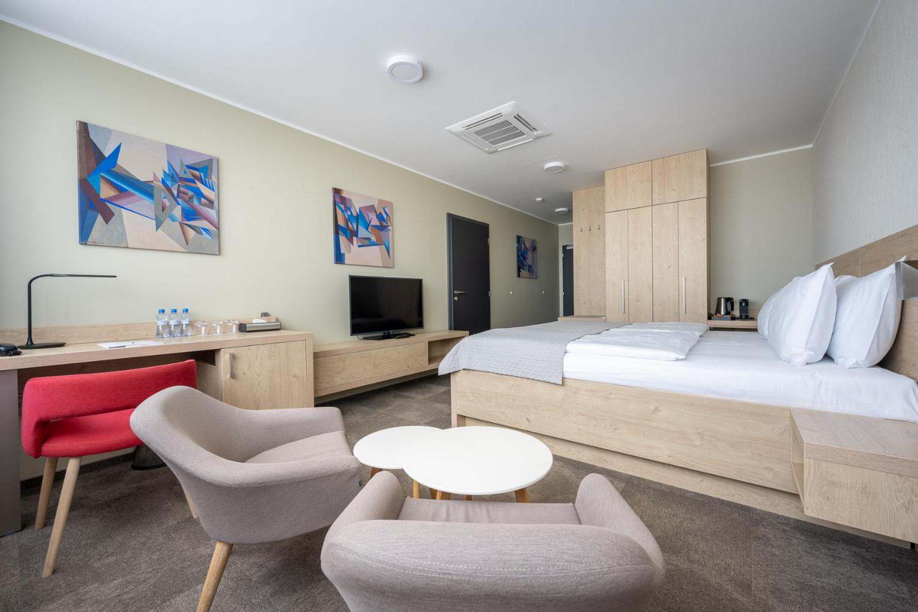 Photo of the whole room