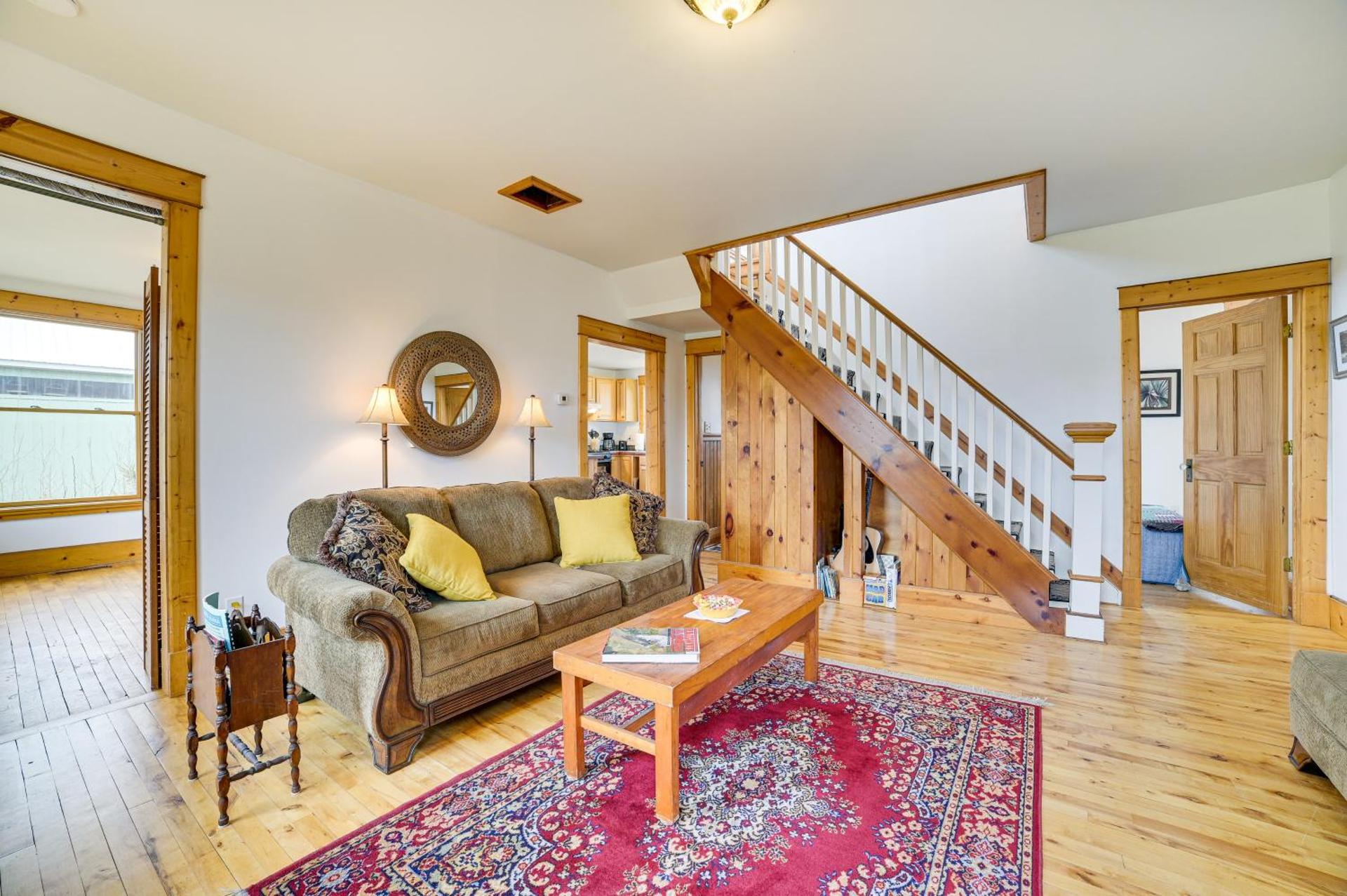 Snowmobiling Hub! Mackinaw City Home 3 Mi to Beach