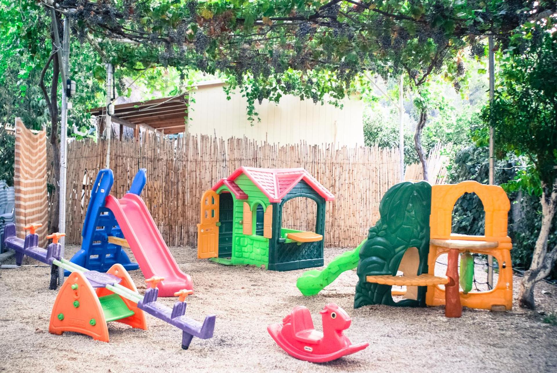 XeniCamp & Bungalows