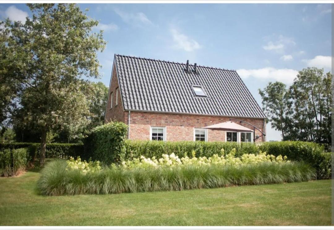 Mooi, vrij gelegen vakantiehuis dichtbij zee en strand!