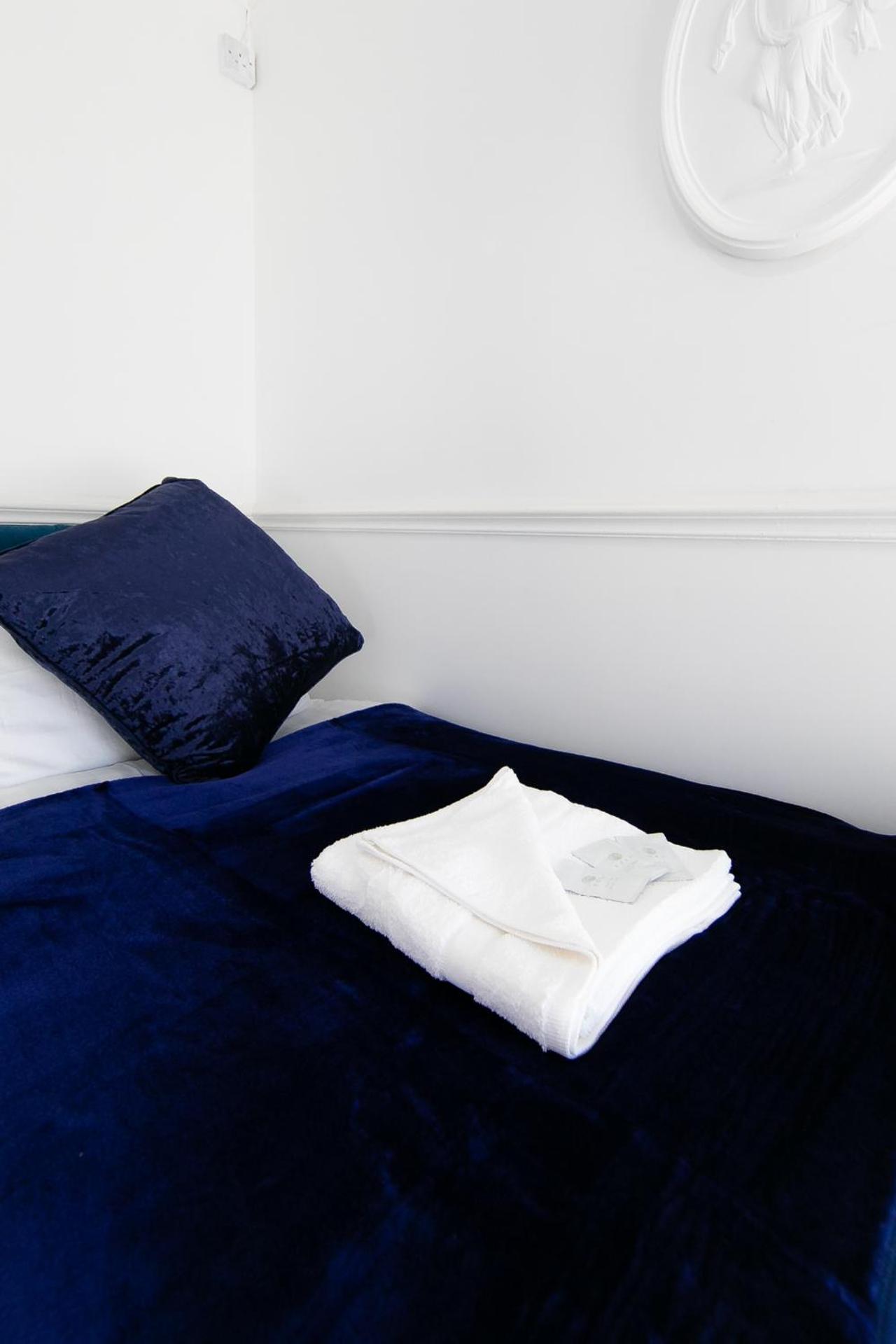 The New Apollo Hotel