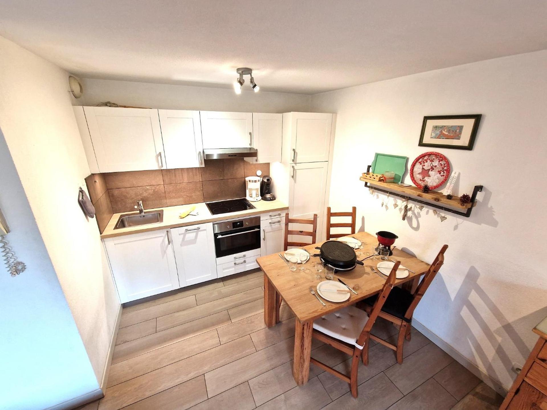 Kitchen or kitchenette