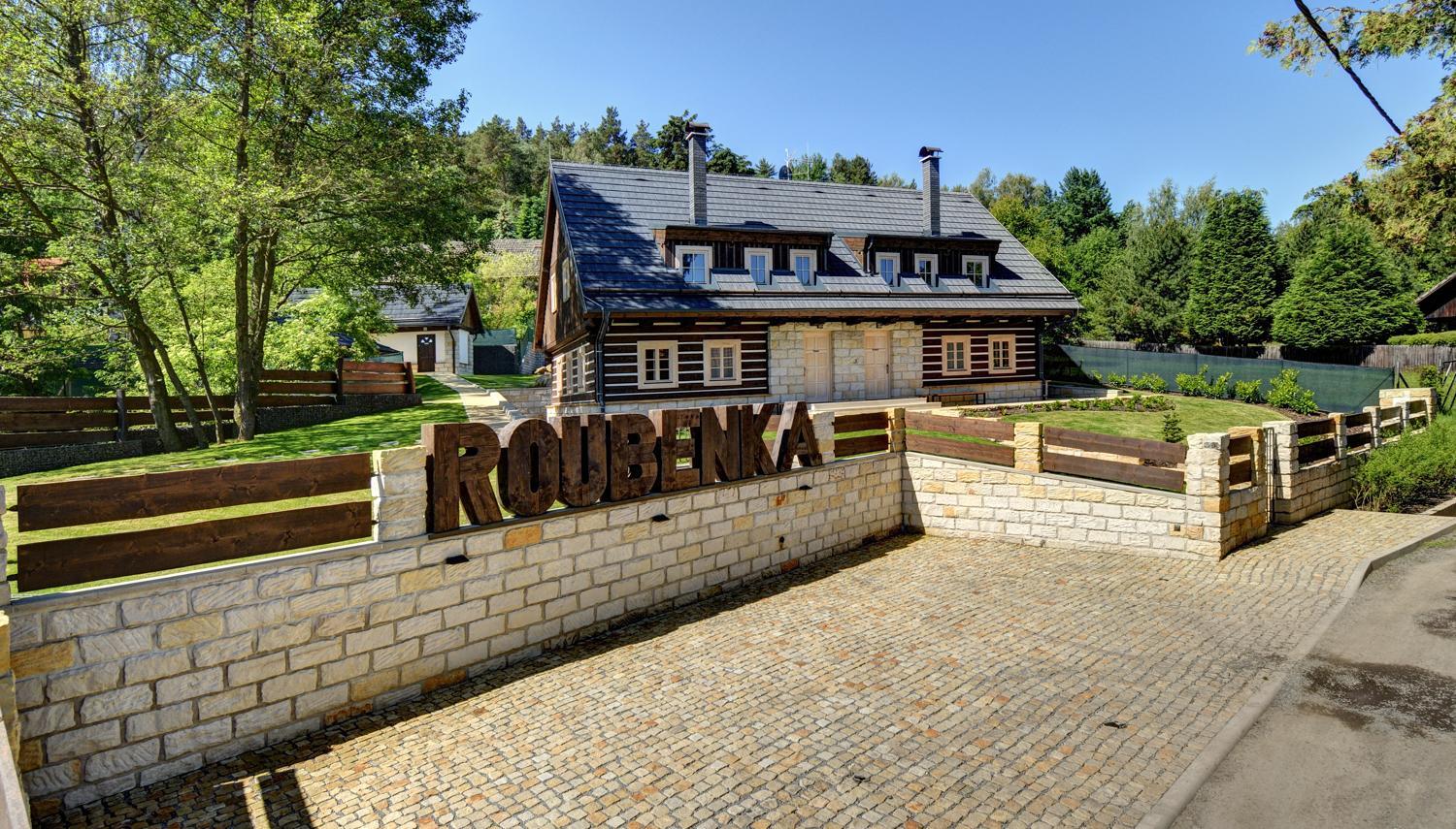 Roubenka pod Troskami