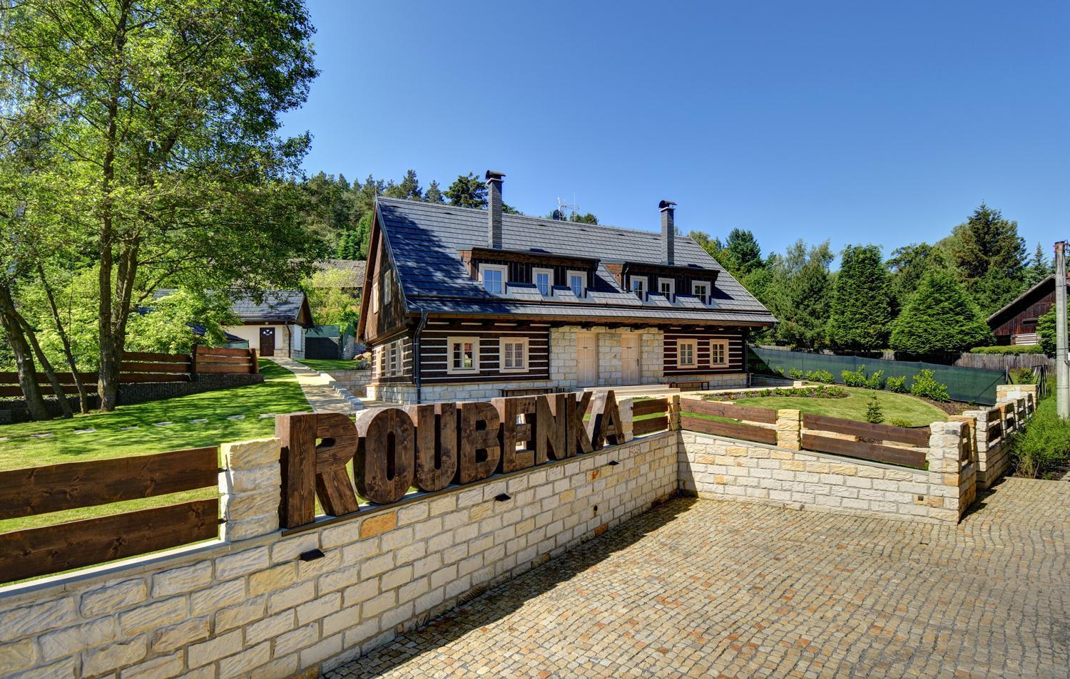 Roubenka pod Troskami