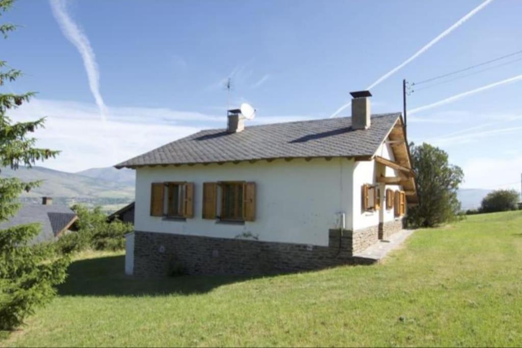 Casa l'Avet. El Vilar d'Urtx