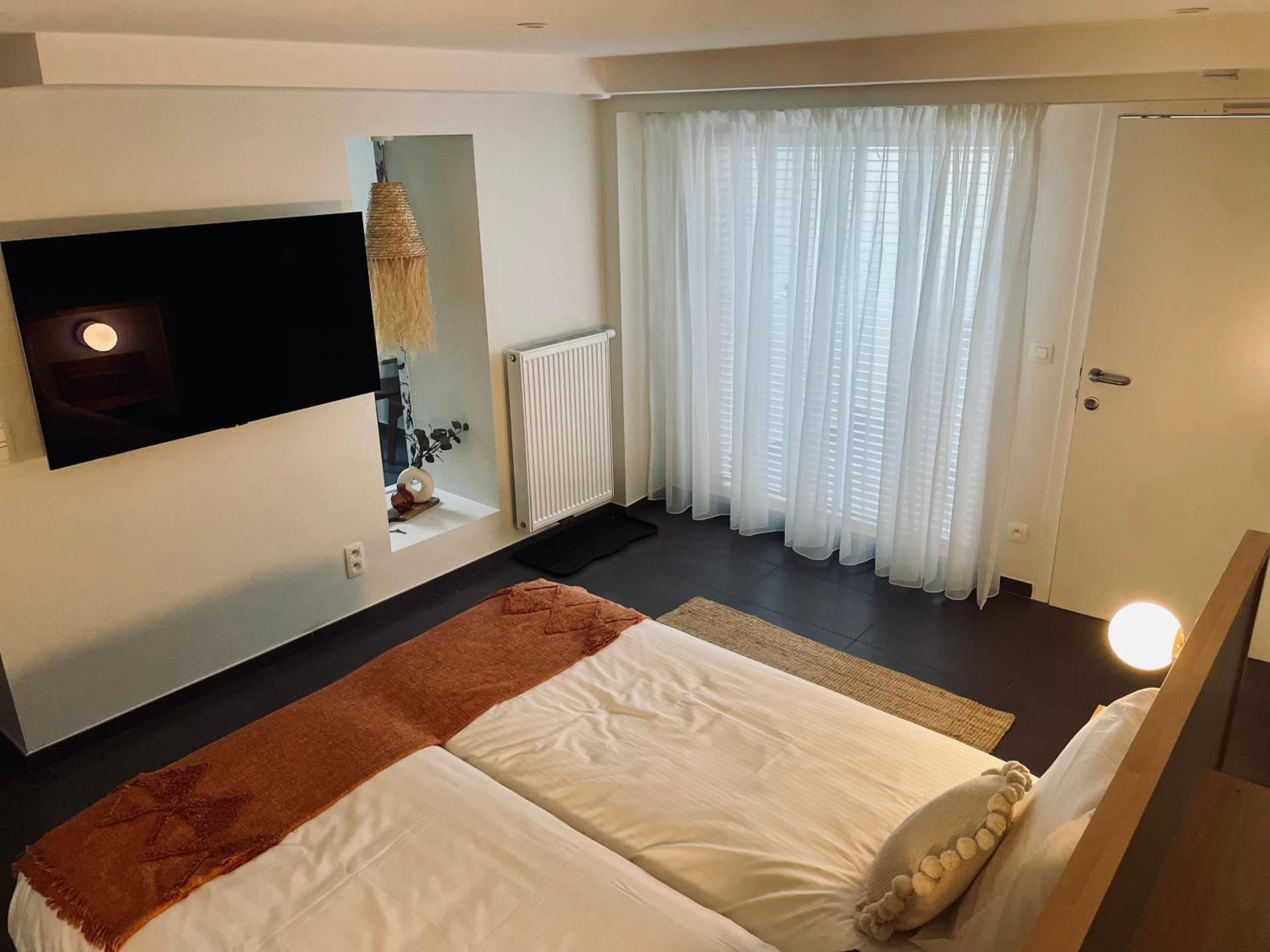 Deluxe Double Room with Shower