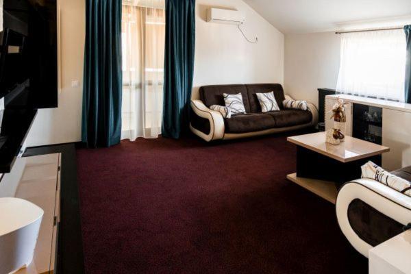 Two-Bedroom Suite with Balcony and Spa Bath