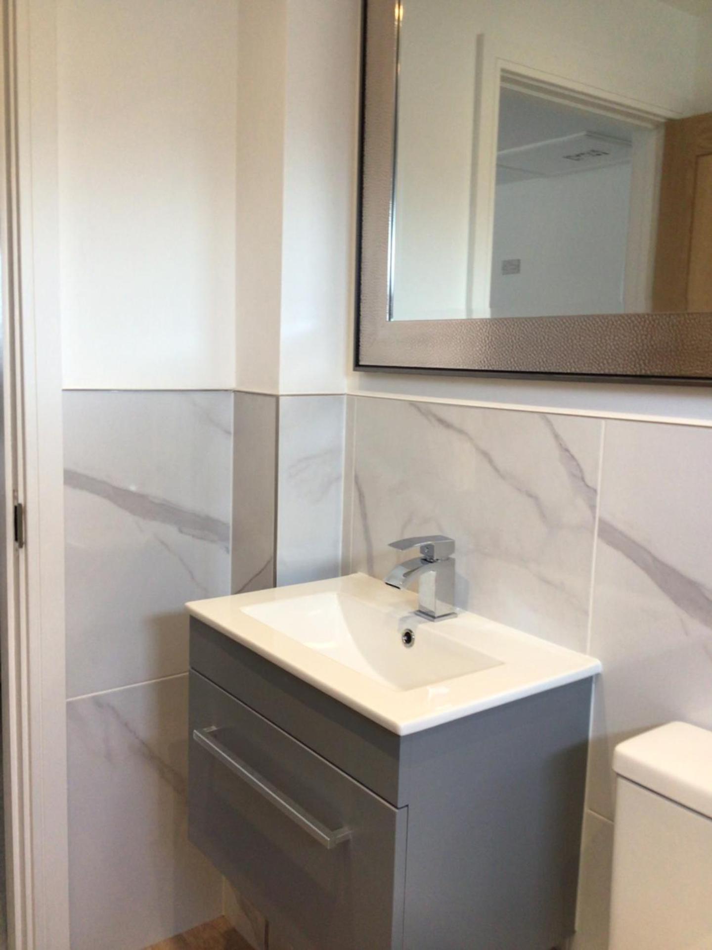 Luxurious 3 bedroom house now with FULL FIBRE INTERNET Shangri la in village of Alfrick with driveway parking for 3 cars in an area of outstanding natural beauty, superb walking,close to Worcester, Malvern showground, theatre, Malvern hills, dogs welcome