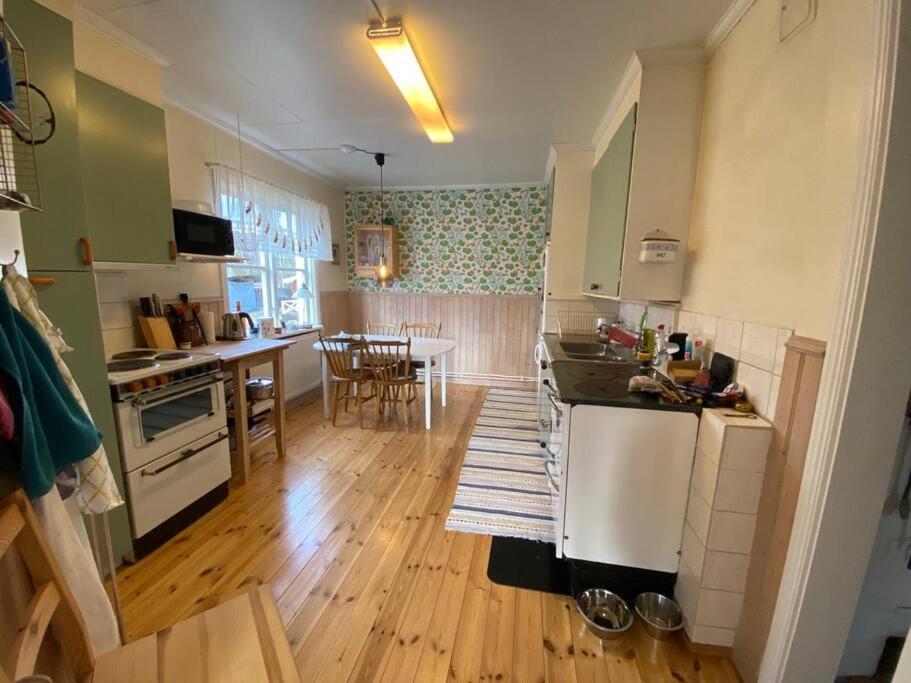 Cabin 70m from lake. Big garden