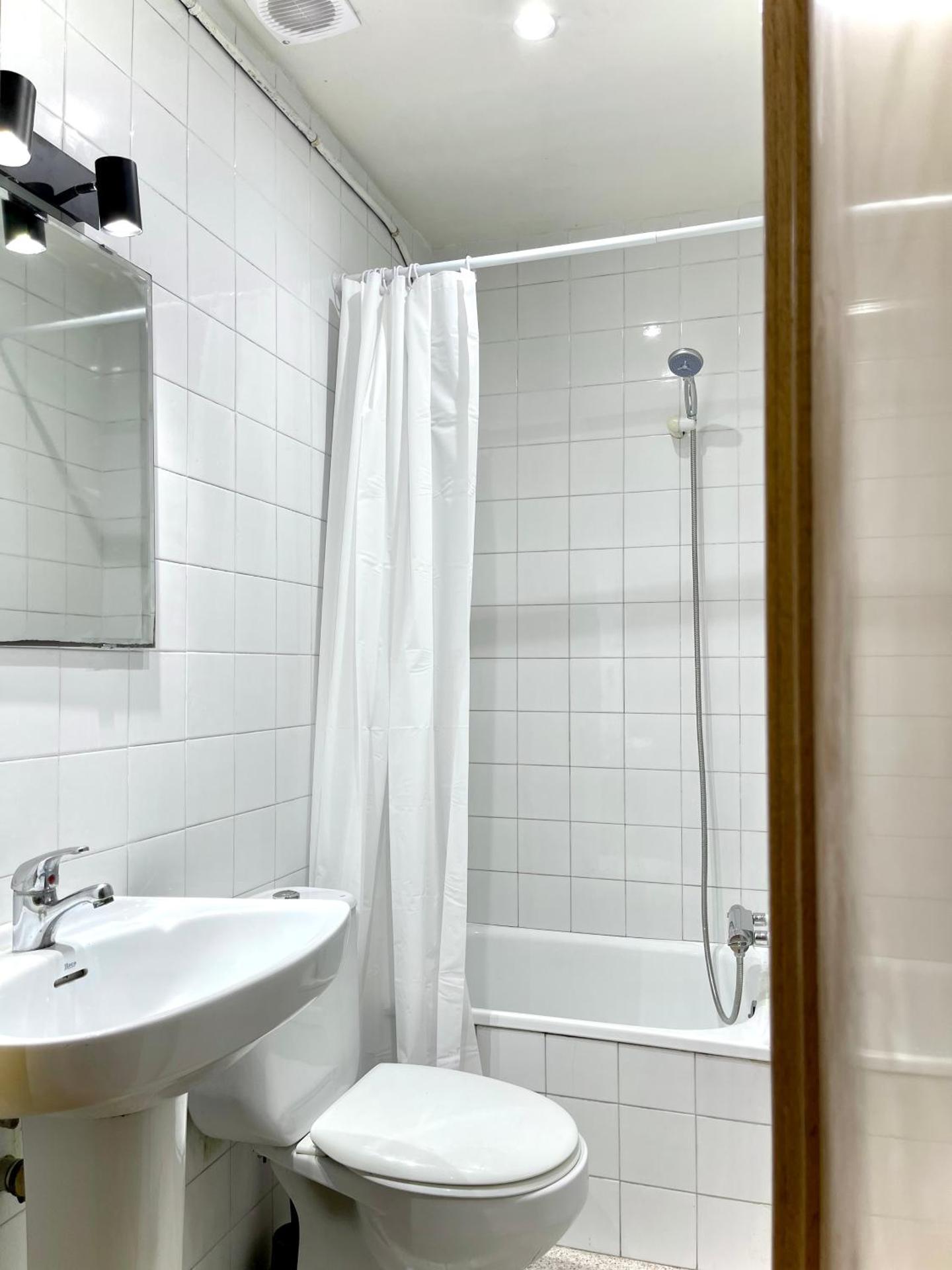 Single Room with Shared Bathroom