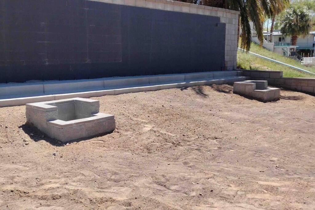 3 bedroom, 2 bath 1 min walk to the beach