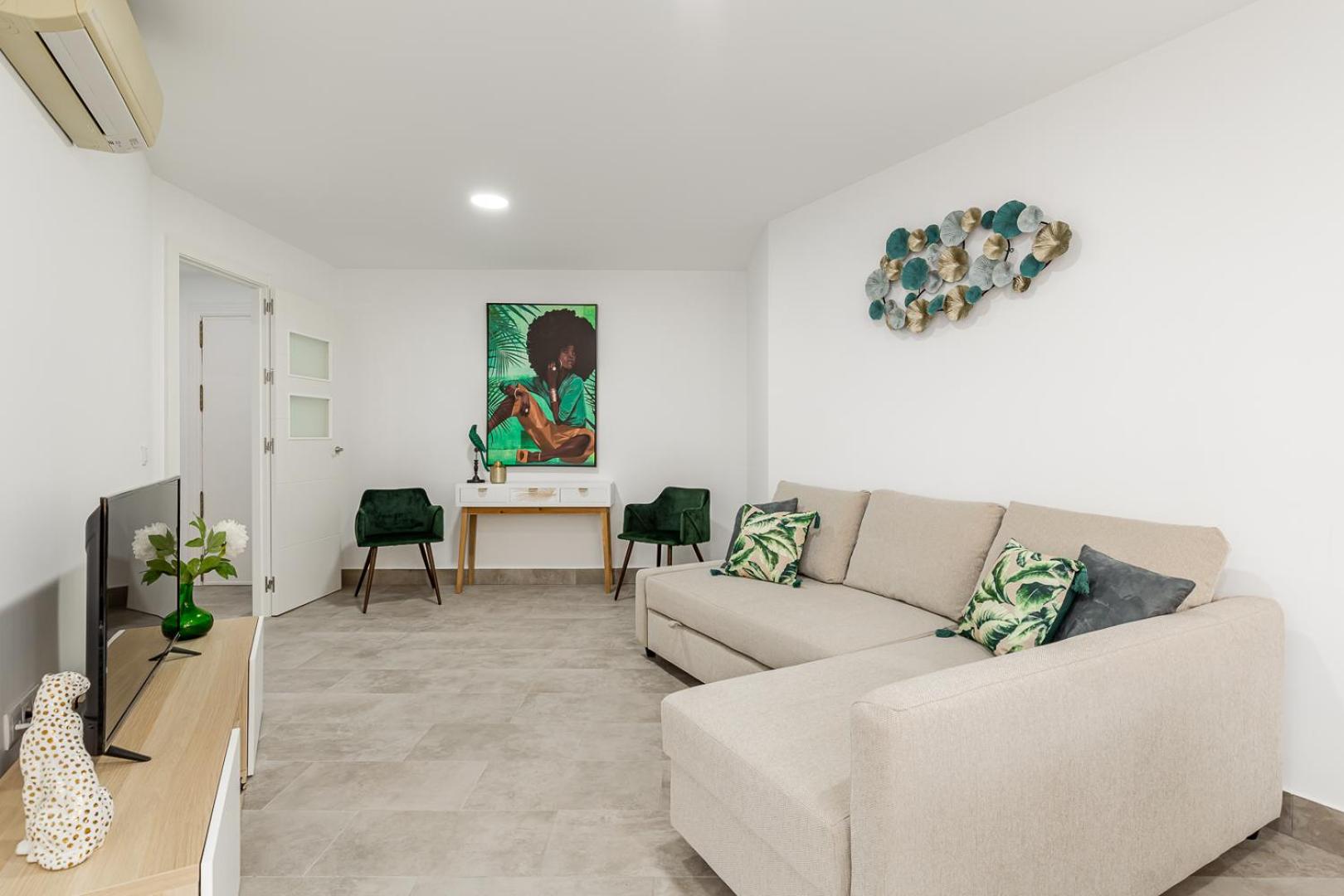 Communal lounge/ TV room