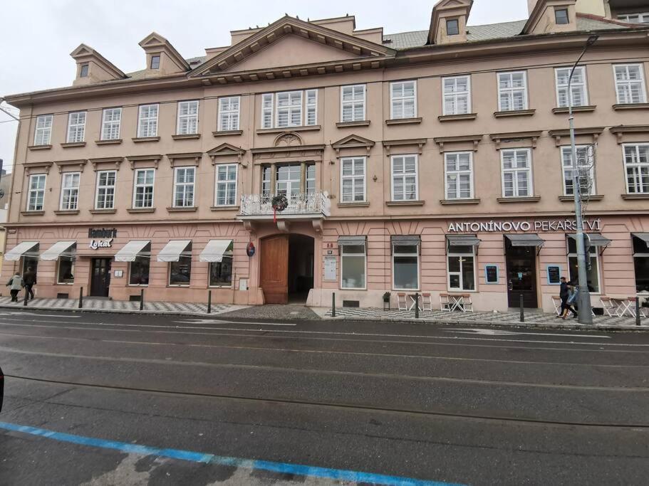 AuriApartments Karlín 2KK s terasou a parkováním