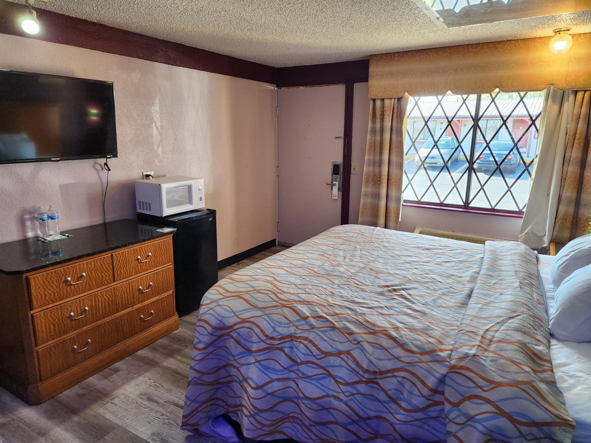 King Room with Spa Bath - Smoking