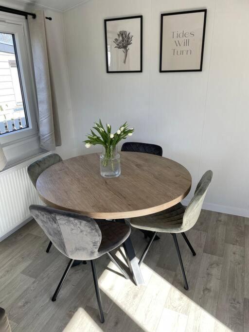 Cozy Chalet at the Beach in Petten, Netherlands