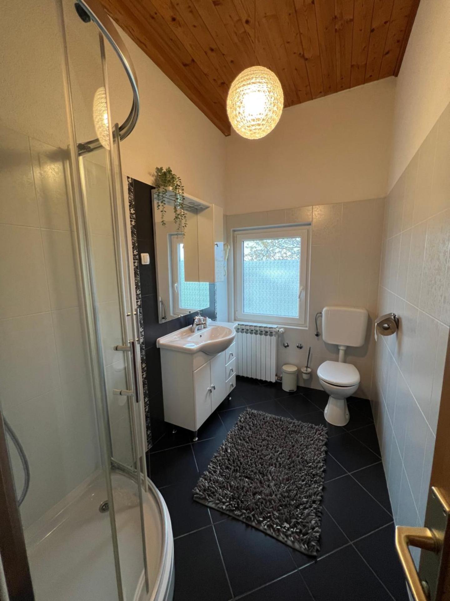 Apartments and Rooms Kristina