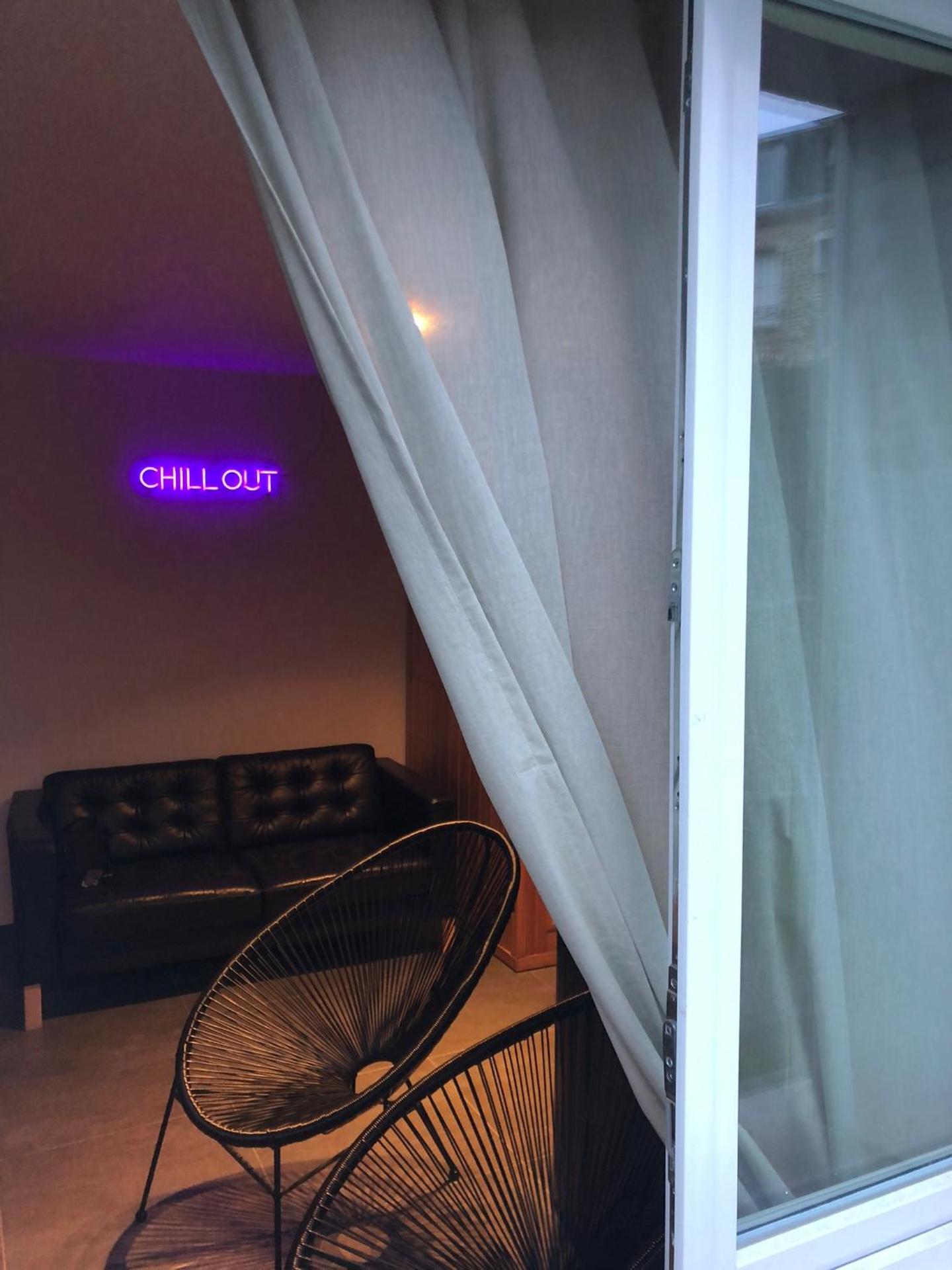 LE CHILL Suite & SPA (Jacuzzi et Sauna privés)