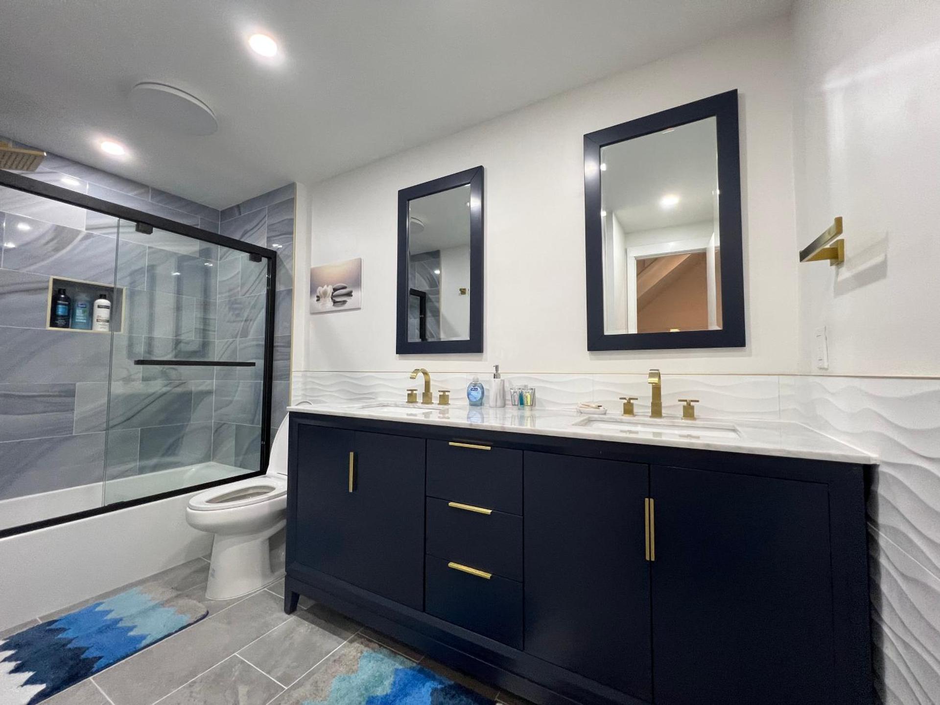 Spacious, cozy villa w/parking in Coligny Villas