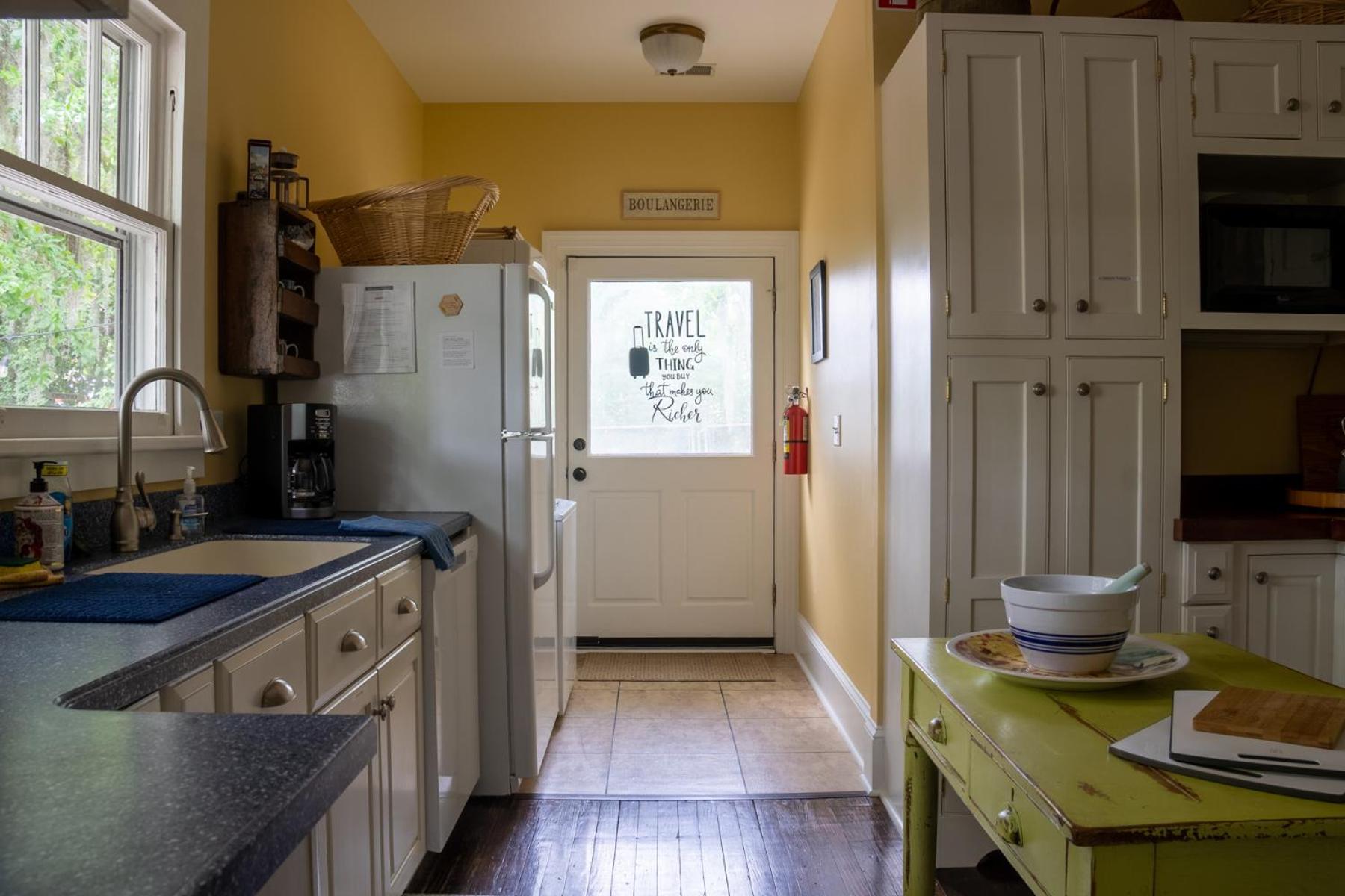 Magnolia Court Suites