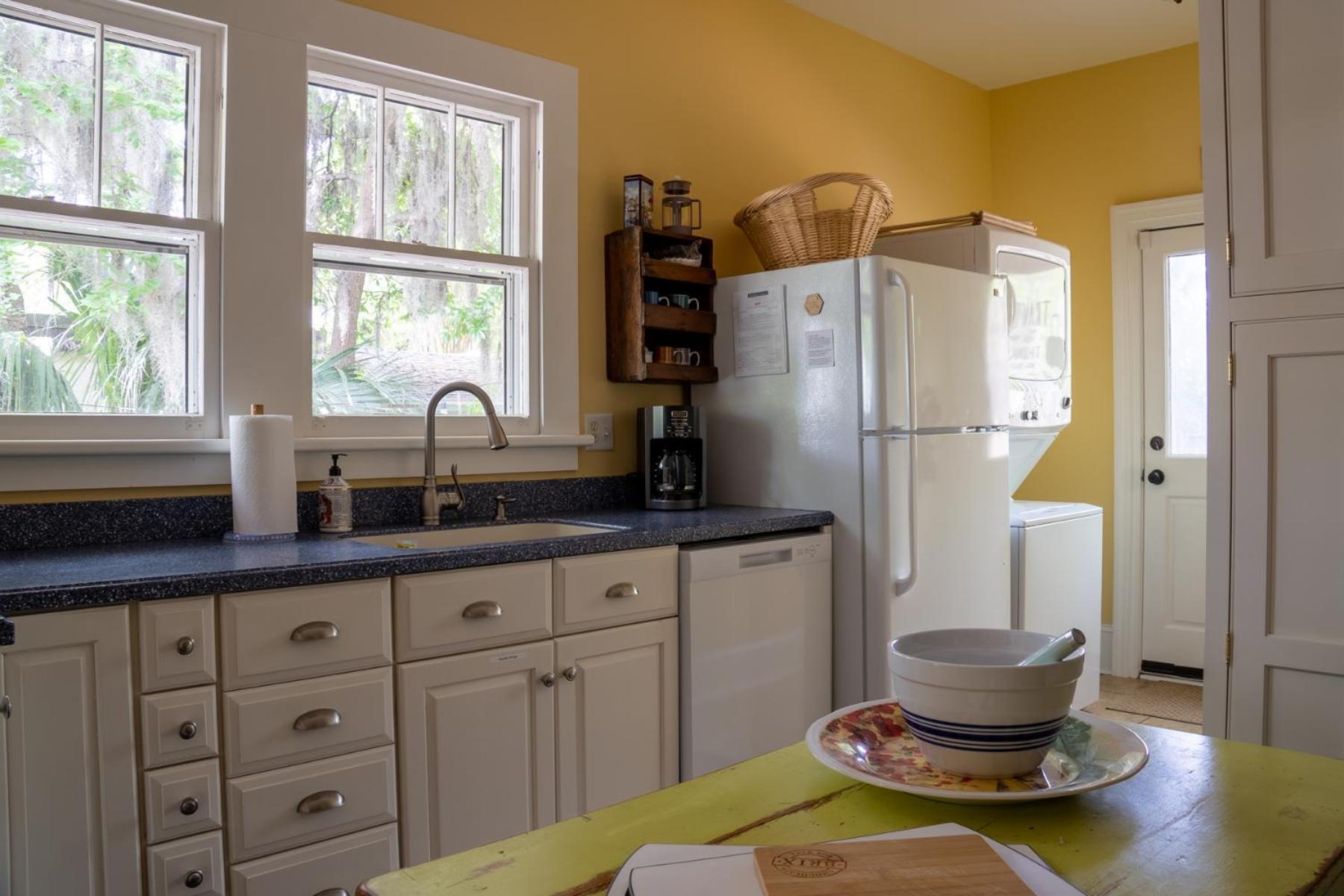 Magnolia Court Suites