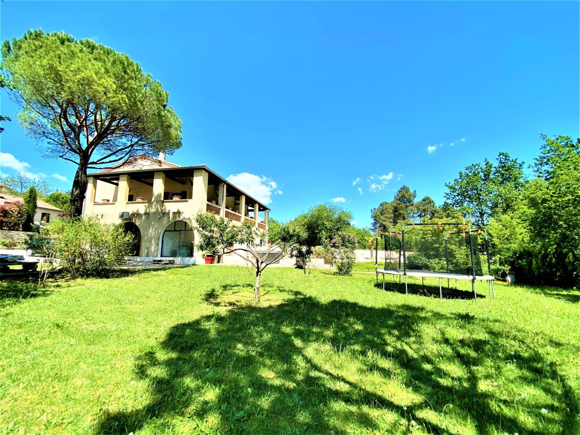 Gîte et chambre d'hôtes LE MERCOIRE, piscine chauffée et jacuzzi