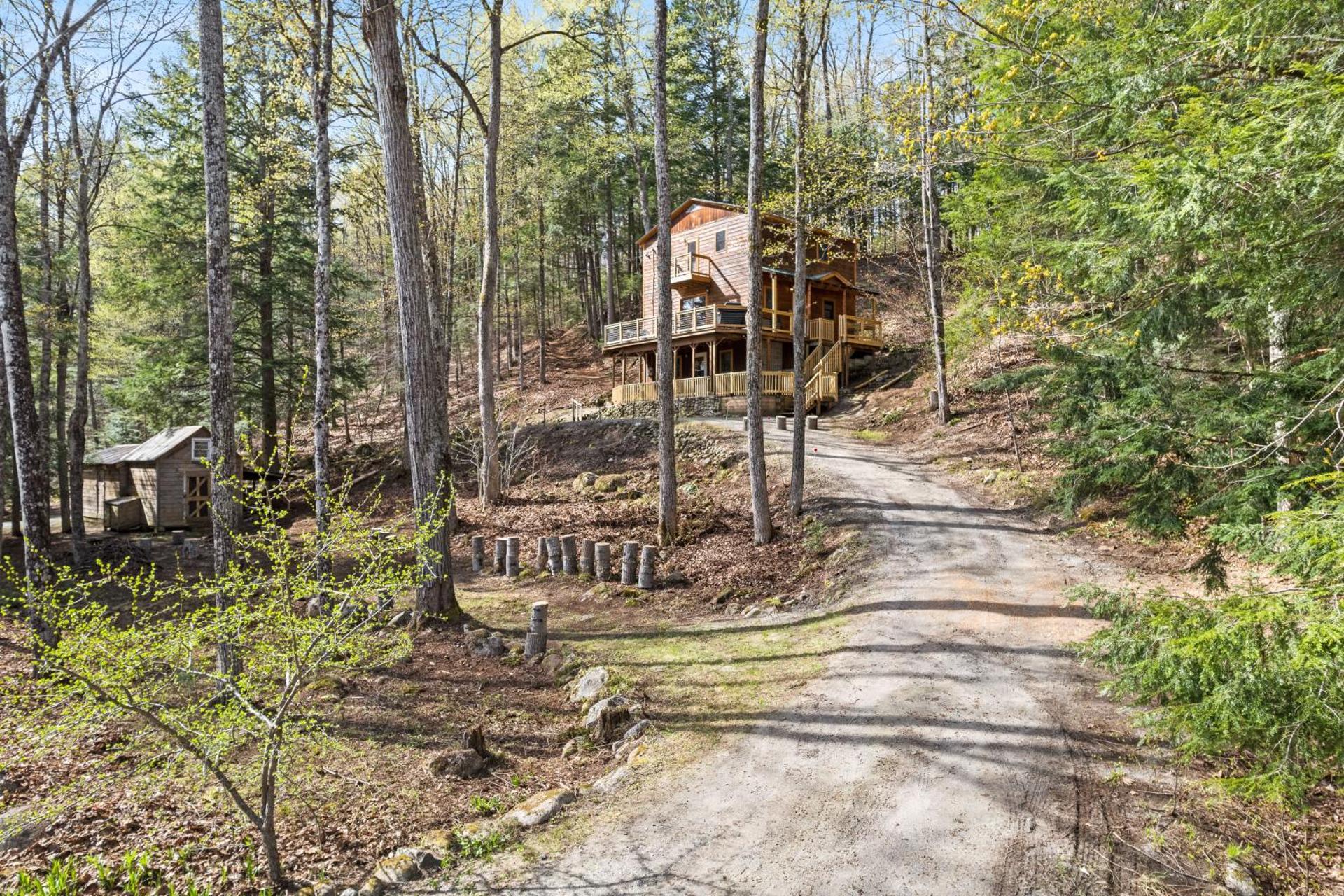 River Road Treehouse Retreat