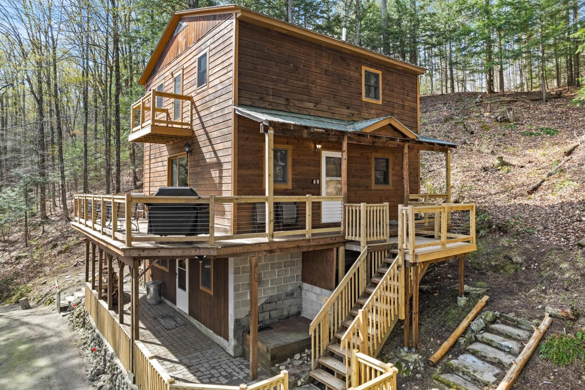 River Road Treehouse Retreat