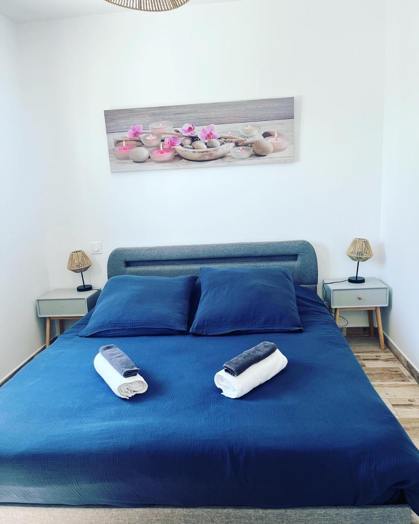 Les jardins de la Gravière à 5 mn de Lourmarin avec piscine privée