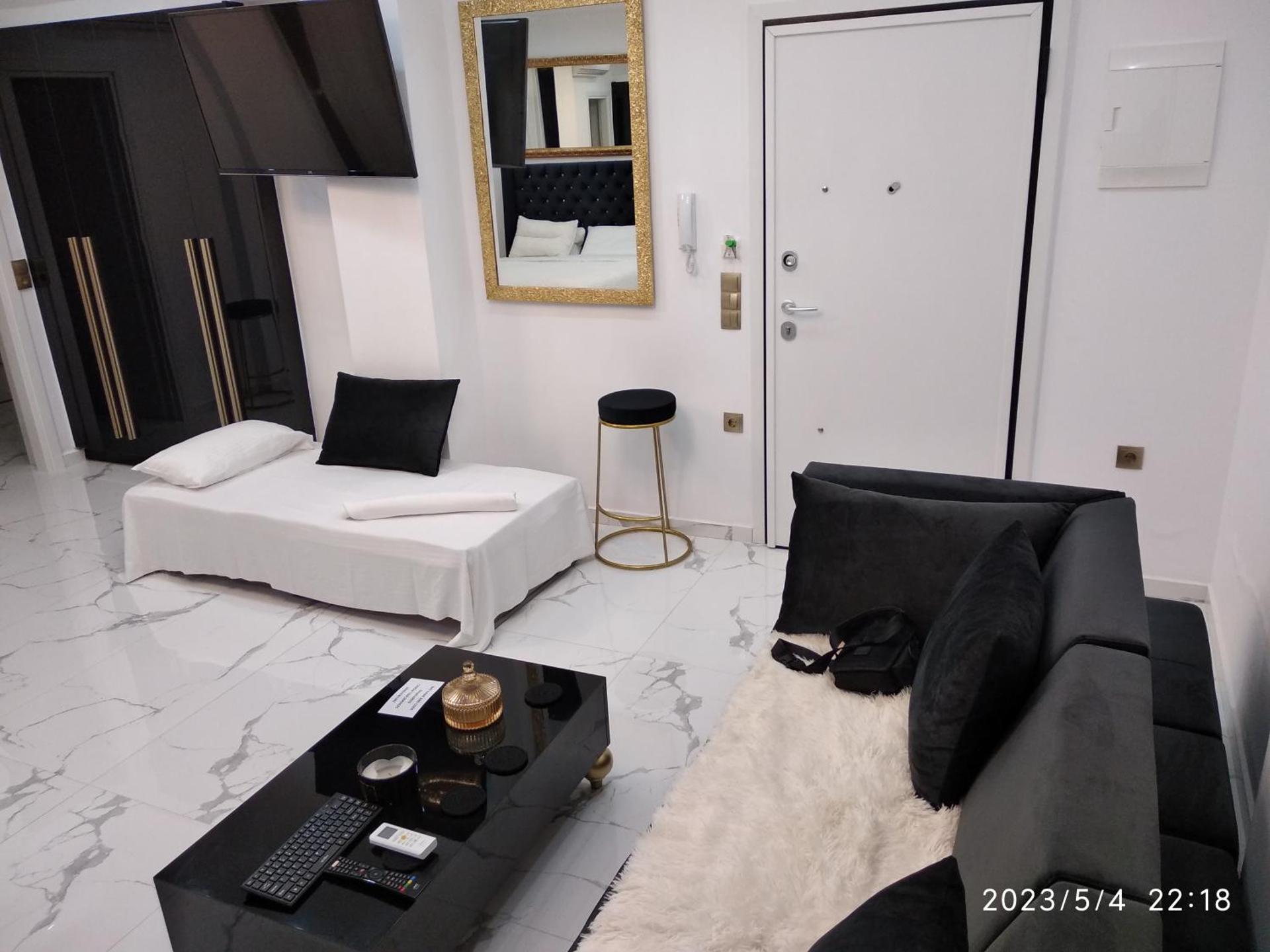 Despina's Palace apt downtown