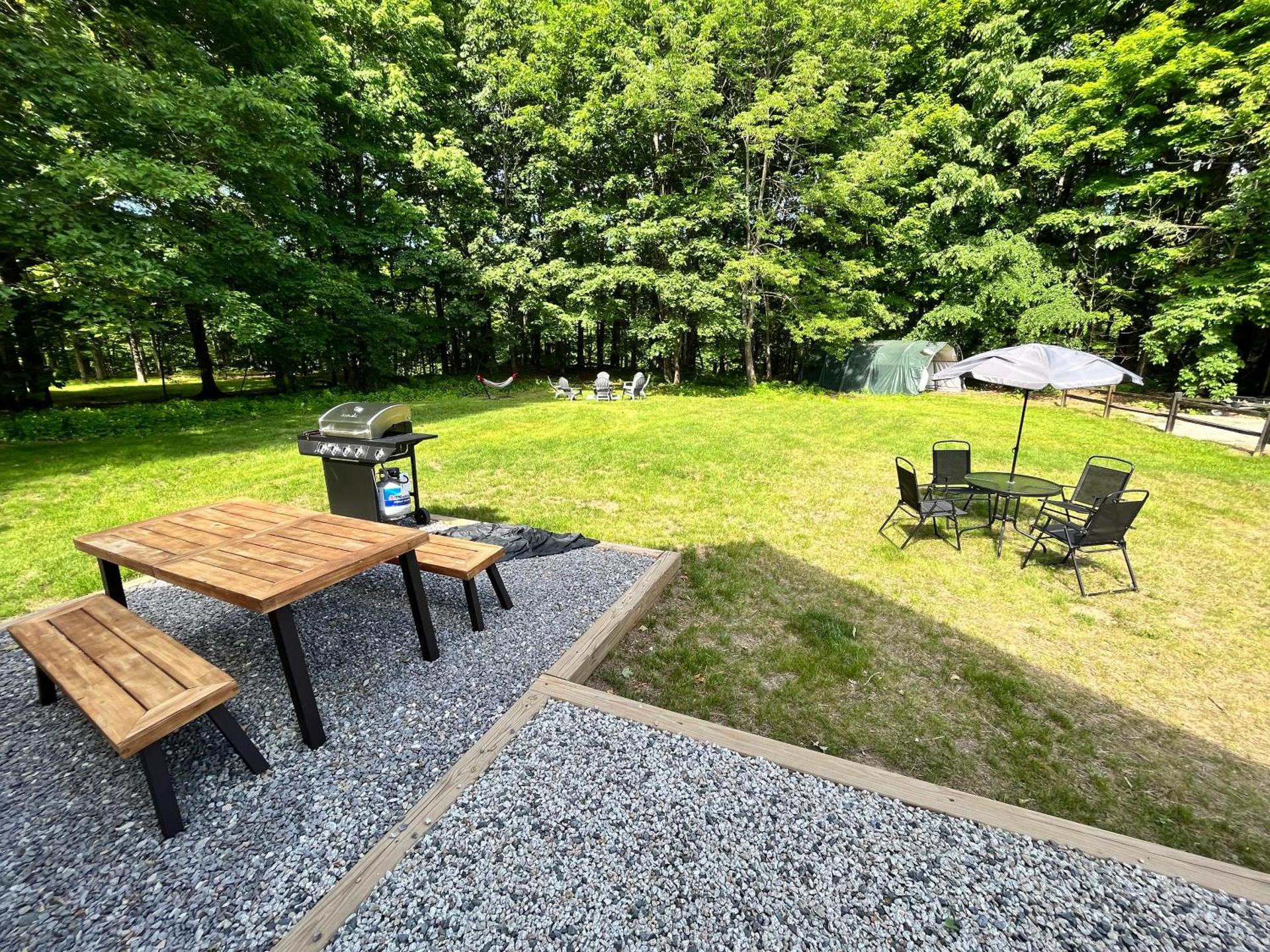 Ski Chalet w-Hot Tub, Only 3 min to Sunday River ski lifts!