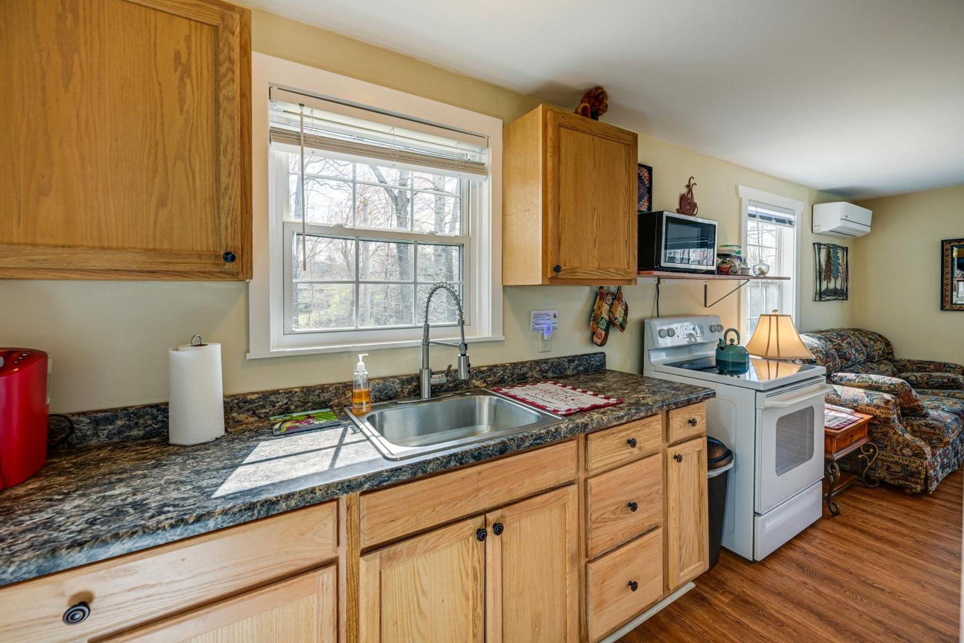 Ski, Hike and Unwind Pet-Friendly Whittier Retreat!